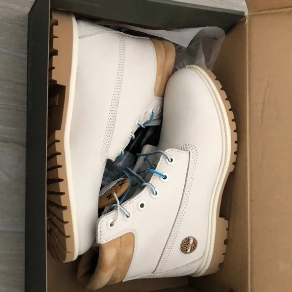 Milk Timberland Boots‎ - Picture 4 of 4